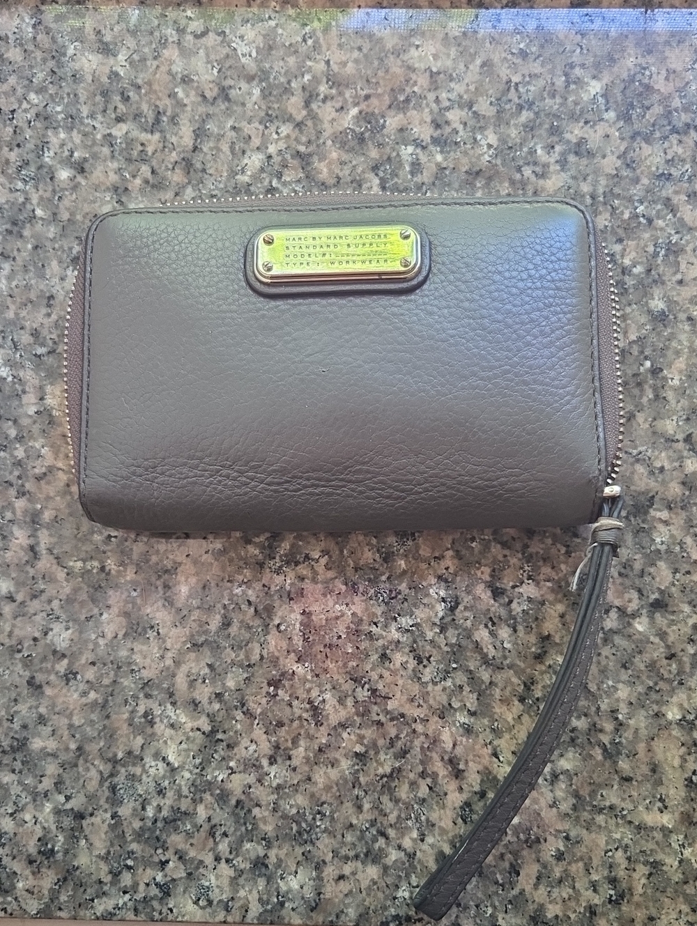 Marc by Marc Jacobs Gray Leather Zip Wristlet